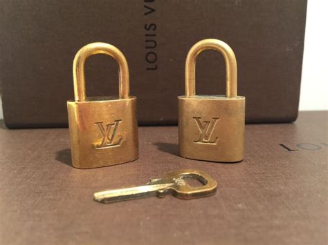 lv gold lock
